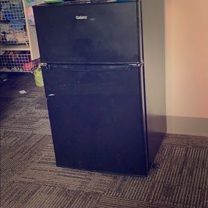 Mini fridge